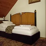 Manor House On The Danube Bend Tahitófalu