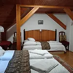 Manor House On The Danube Bend Tahitófalu