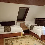 Manor House On The Danube Bend * Tahitófalu