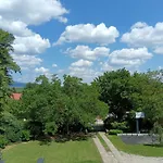 Manor House On The Danube Bend Apartamento Tahitófalu