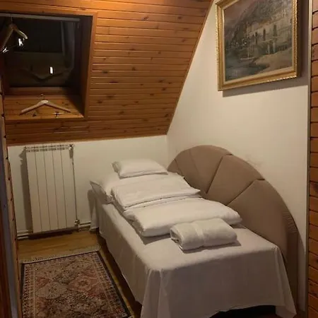 Manor House On The Danube Bend Tahitófalu