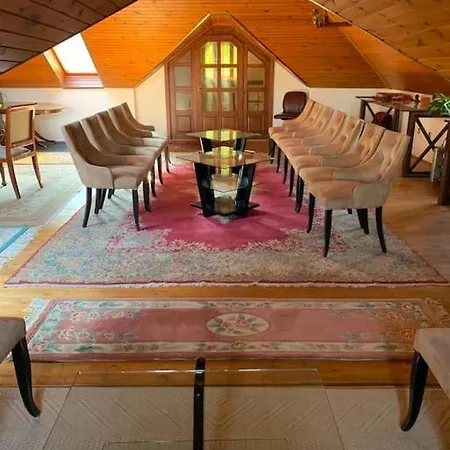 Manor House On The Danube Bend アパート *