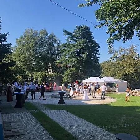 Manor House On The Danube Bend アパート *