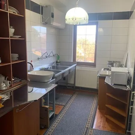 アパート Manor House On The Danube Bend