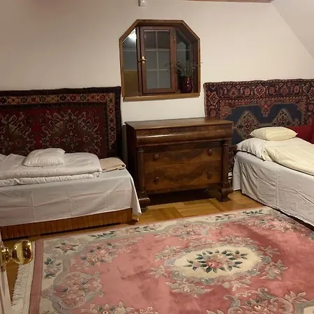 Manor House On The Danube Bend アパート Tahitófalu