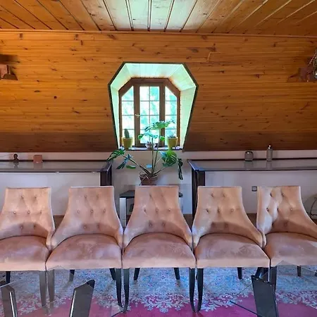 Manor House On The Danube Bend * Tahitotfalu