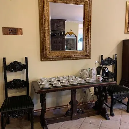 アパート Manor House On The Danube Bend