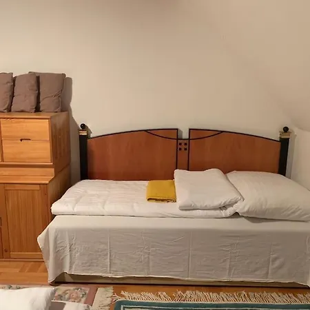 Manor House On The Danube Bend Tahitófalu