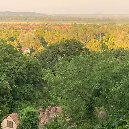 アパート Manor House On The Danube Bend *