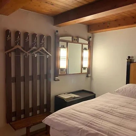 アパート Manor House On The Danube Bend