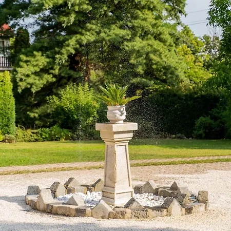 Manor House On The Danube Bend Apartman *