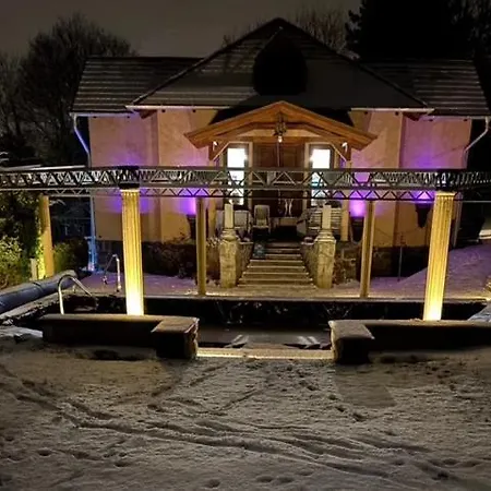 Manor House On The Danube Bend アパート Tahitófalu