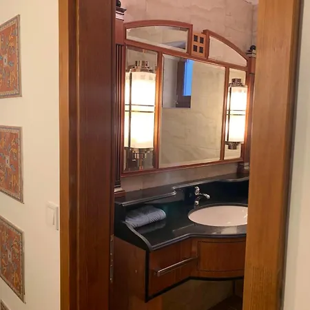 Manor House On The Danube Bend * Tahitófalu