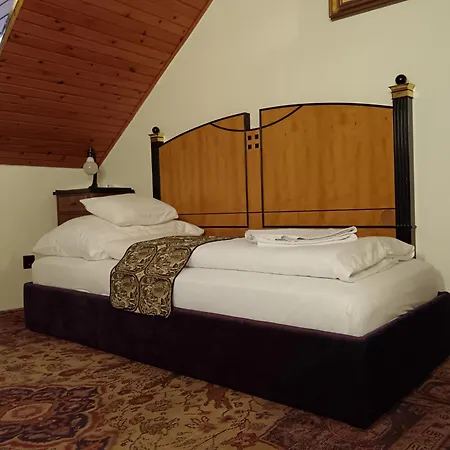 Manor House On The Danube Bend Apartamento
