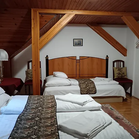 Manor House On The Danube Bend Tahitófalu