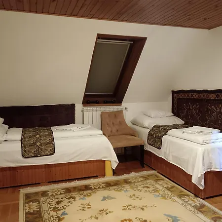 Manor House On The Danube Bend * Tahitófalu