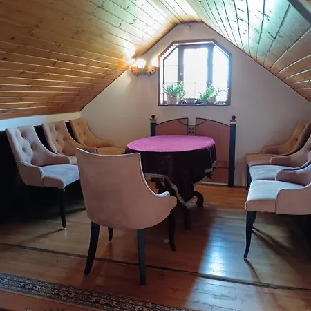 Manor House On The Danube Bend Tahitófalu