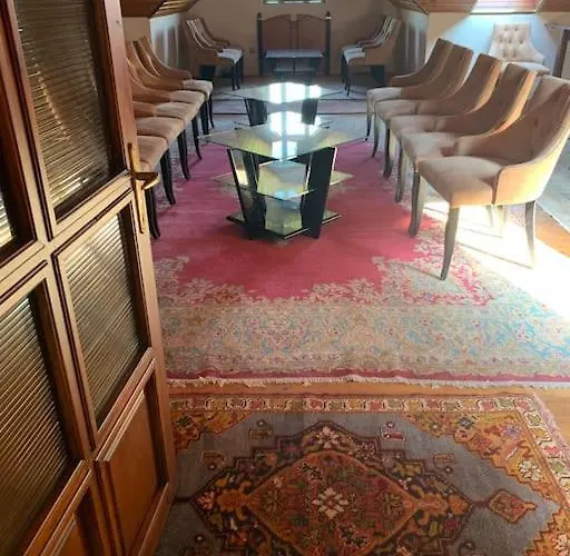 아파트 Manor House On The Danube Bend
