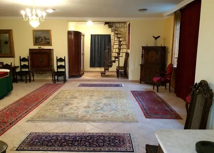 아파트 Manor House On The Danube Bend *