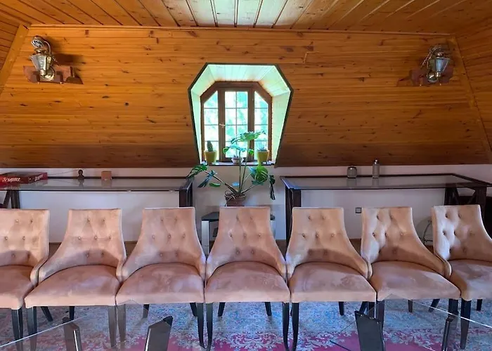 Manor House On The Danube Bend * Tahitófalu