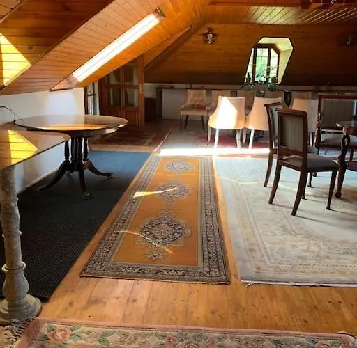 Manor House On The Danube Bend * Tahitófalu