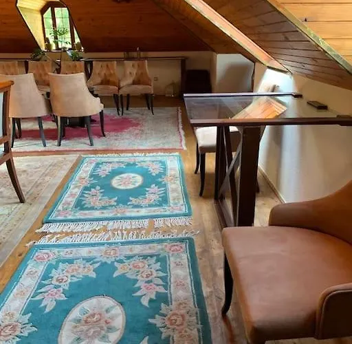 Manor House On The Danube Bend Tahitófalu