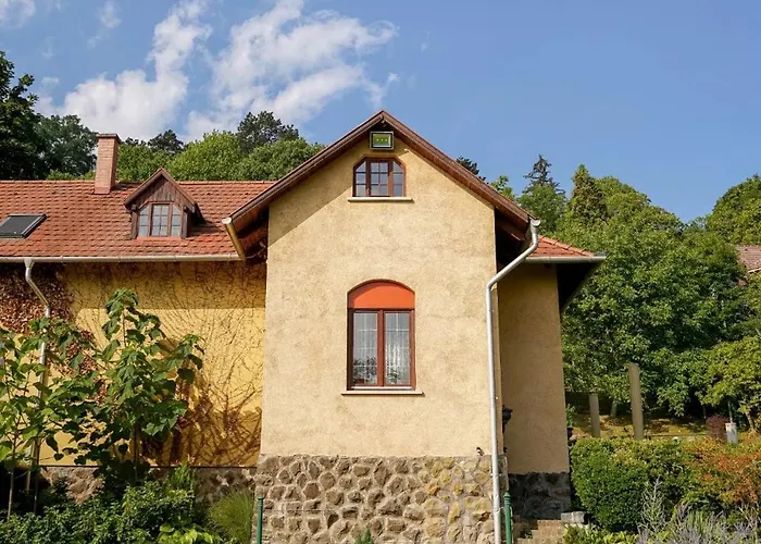 아파트 Manor House On The Danube Bend