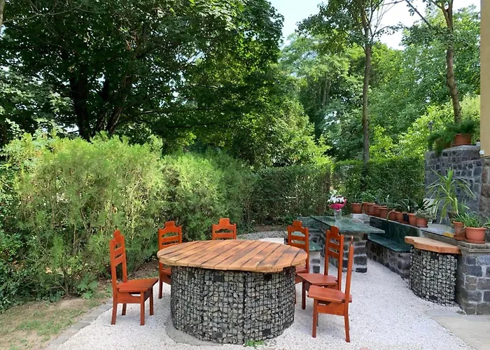 Manor House On The Danube Bend 아파트